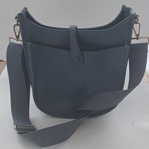 Sleek Blue Crossbody Bag with Adjustable Strap